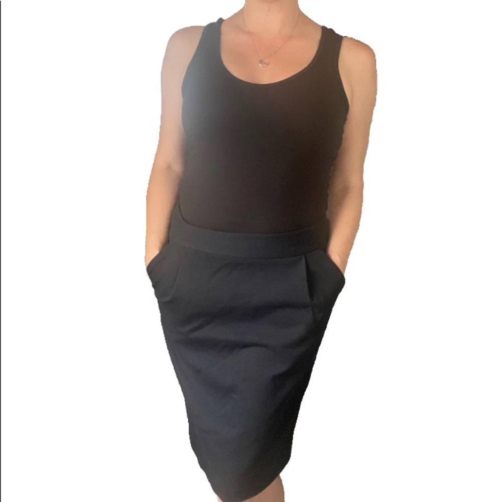 Black Banana Republic pencil skirt with pockets